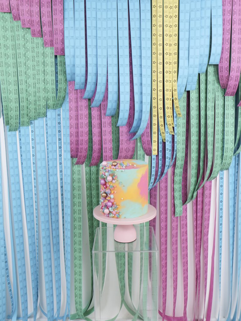 Balloon and Streaming Food Table Backdrop {Party Backdrop Ideas