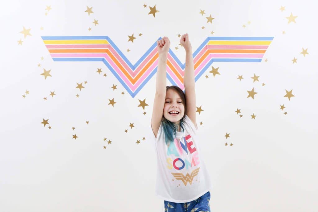 Wonder Woman 1984 Inspired DIY Photo Booth Backdrop