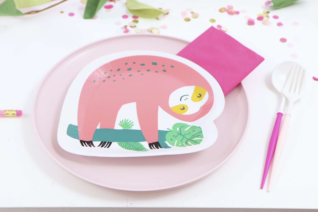 Place Settings for a Pink Sloth Party for Kids - get details now at fernandmaple.com!