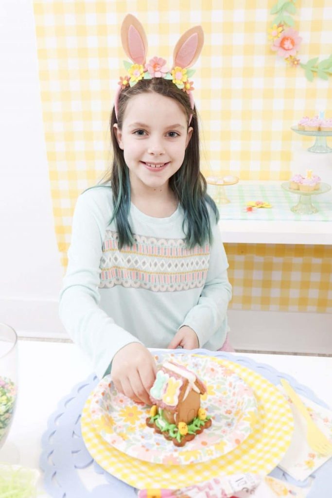 Decorate Easter Gingerbread Houses - get details and more Easter activity ideas now at fernandmaple.com!