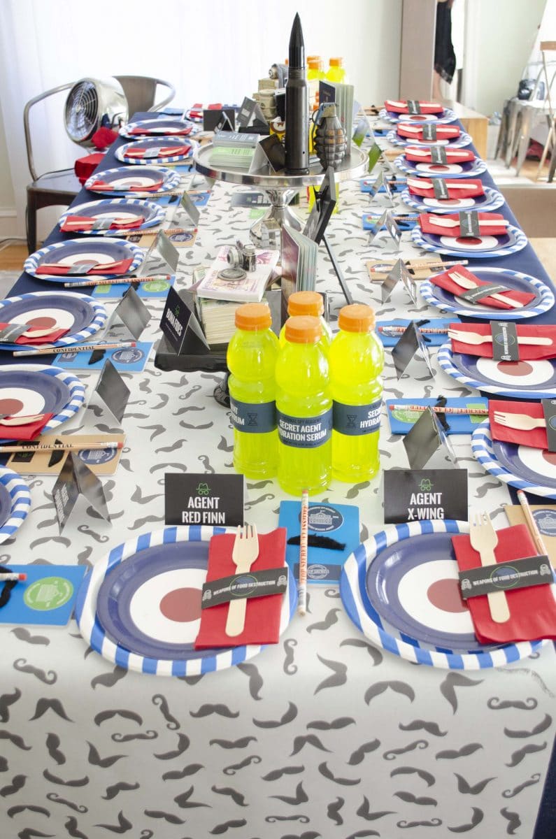 How to Set Up an Entertaining Spy Themed Birthday Party for Kids | Fern ...