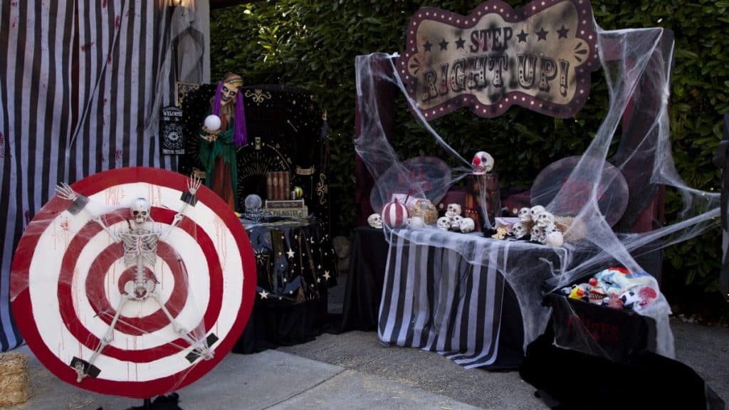 Creepy Carnival Decorations DIY: Transform Your Space into a Spooktacular Spectacle!