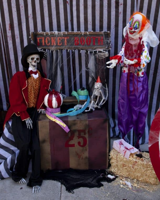 Creepy Clown Carnival Halloween Decorating Ideas - Fern and Maple