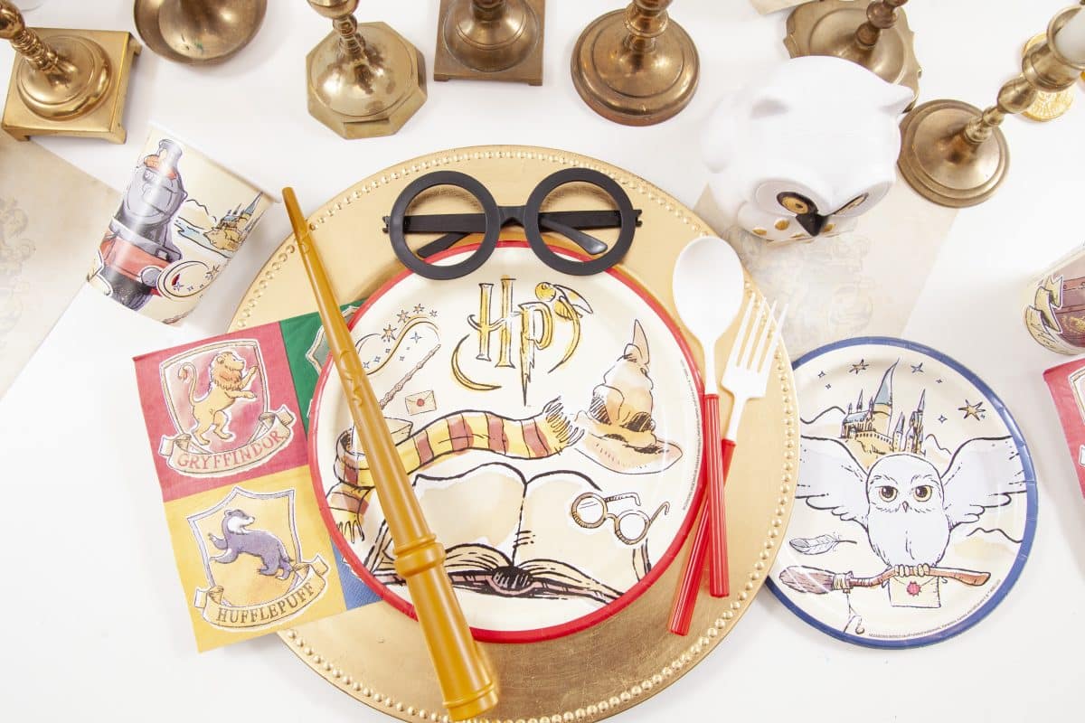 Harry Potter Napkins , Dinner & Dessert Plates Birthday Party Supplies For 8