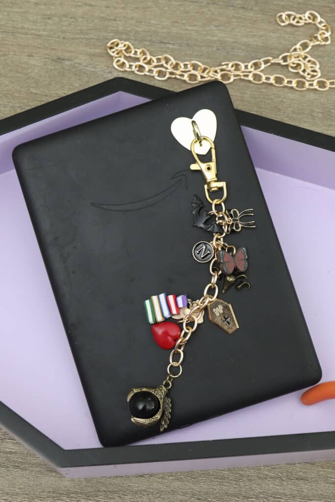 dark romantasy themed kindle charm
