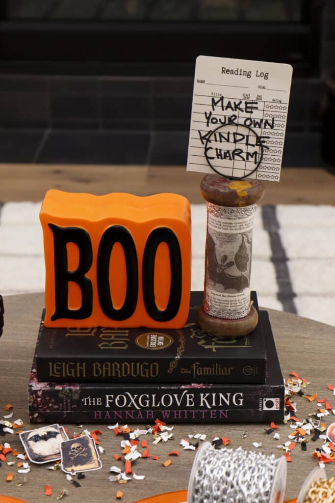 Spooky book club kindle charm station signage & decor